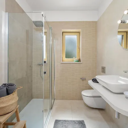 Βίλα Aria Labin For 6 Persons With Private 32 M2 Pool, Kids Playground And Large Garden