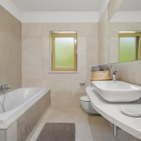 וילה Aria Labin For 6 Persons With Private 32 M2 Pool, Kids Playground And Large Garden *