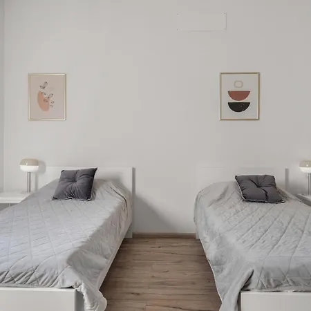 Aria Labin For 6 Persons With Private 32 M2 Pool, Kids Playground And Large Garden וילה *